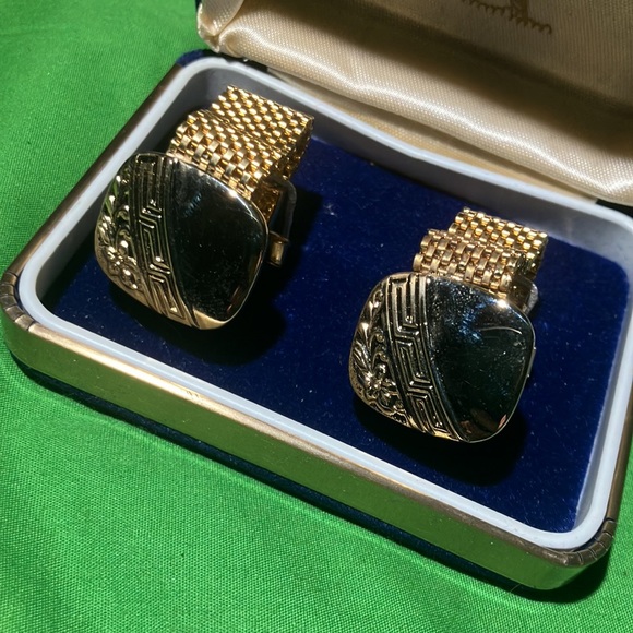 Gold Cuff Links - Picture 5 of 8